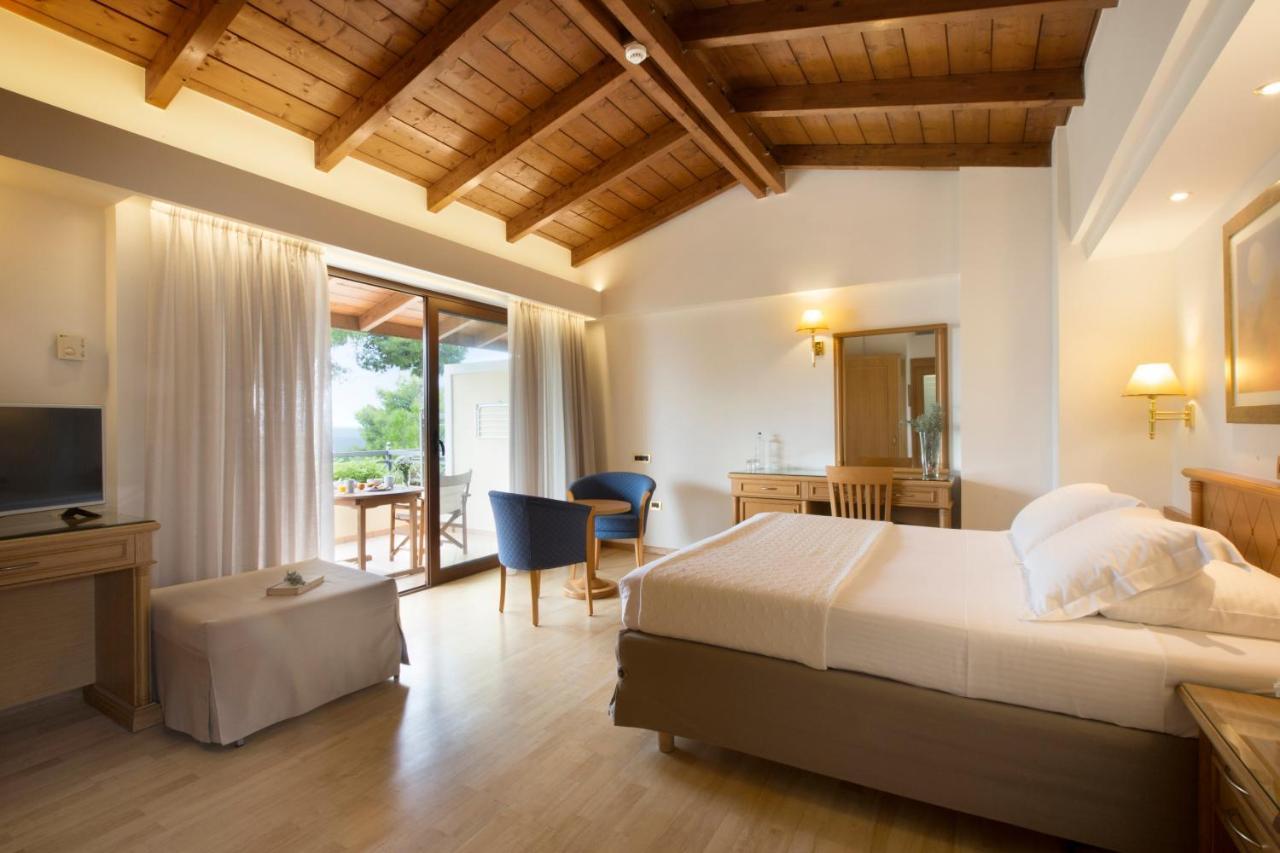 Negroponte Resort Eretria エクステリア 写真