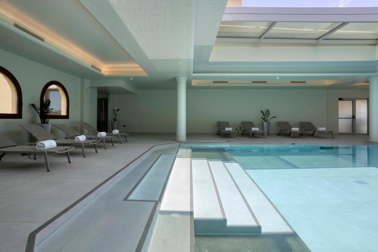 Negroponte Resort Eretria エクステリア 写真